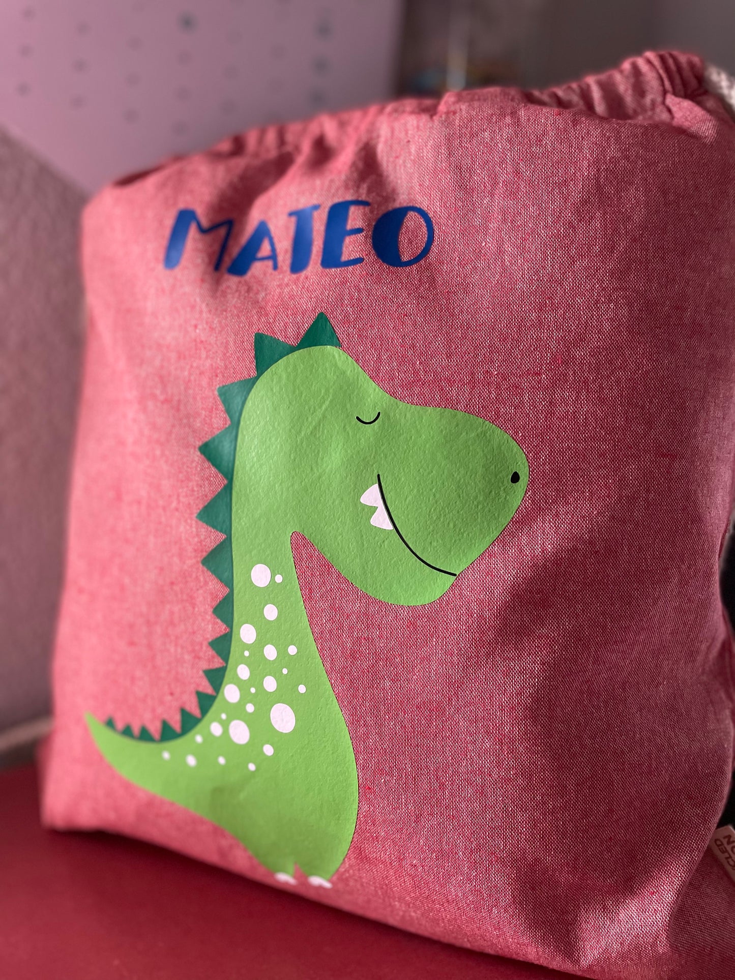 MOCHILA “DINOSAURIO + NOMBRE”