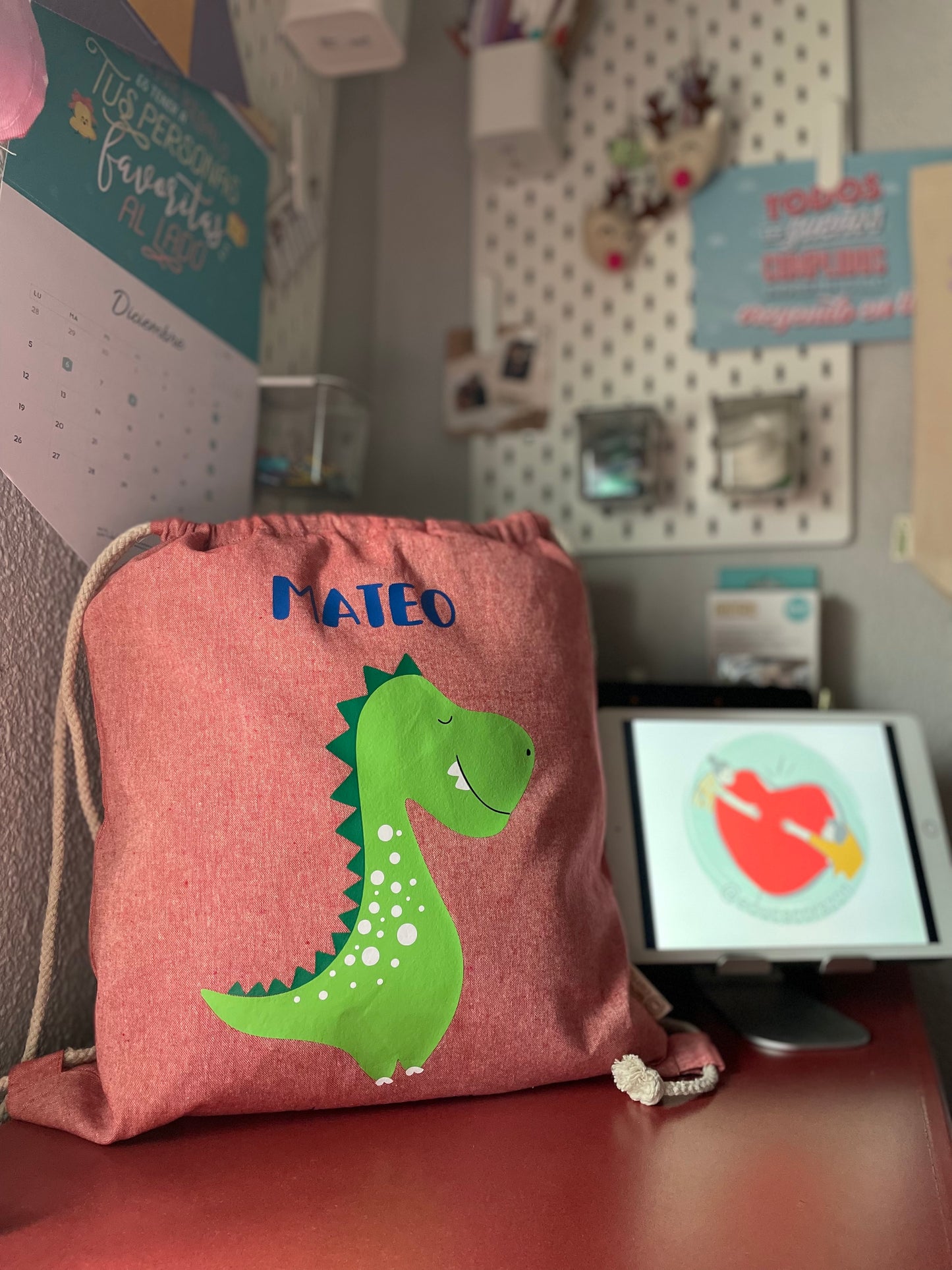 MOCHILA “DINOSAURIO + NOMBRE”