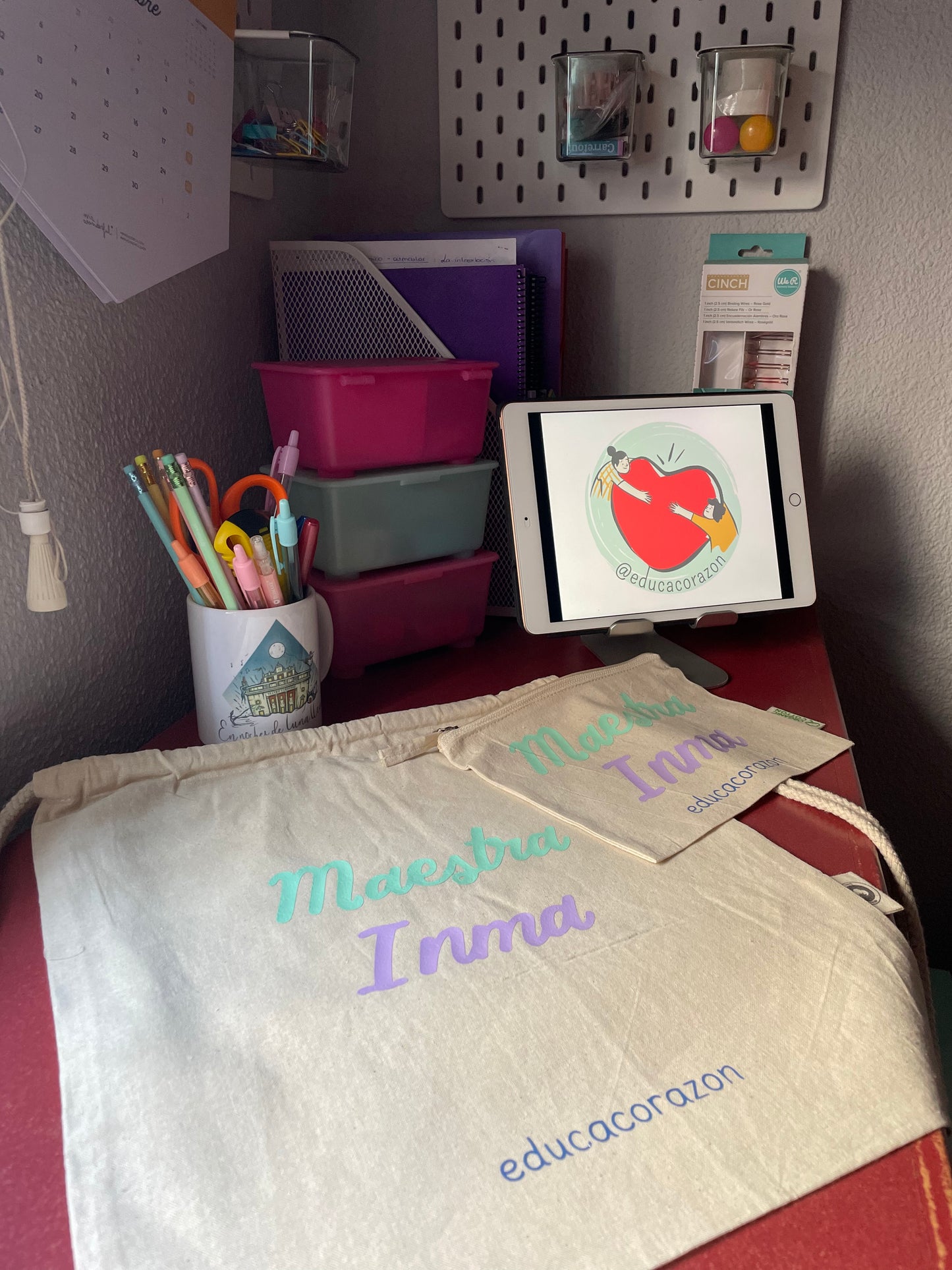 KIT MOCHILA Y NECESER MAESTRA