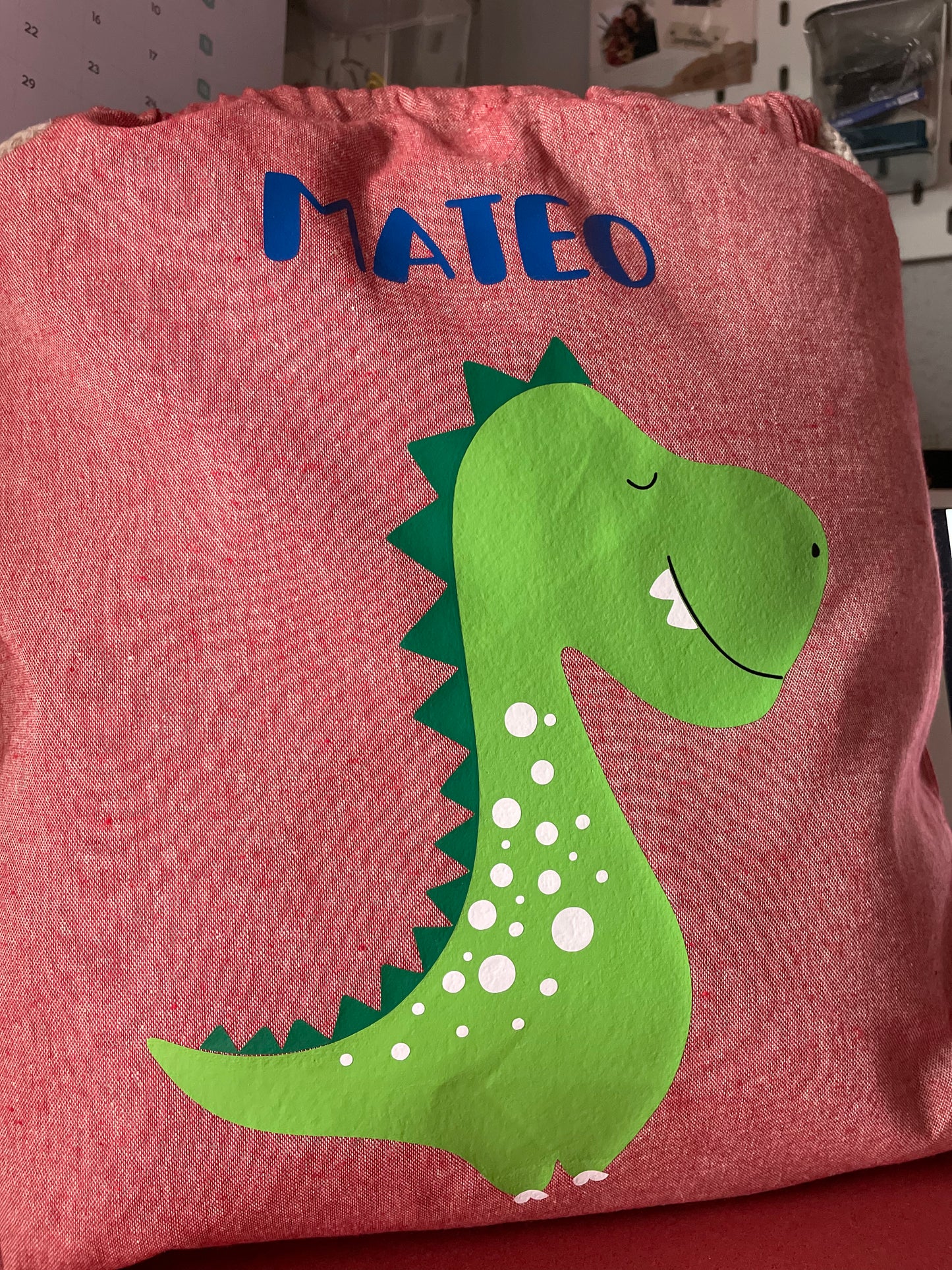 MOCHILA “DINOSAURIO + NOMBRE”