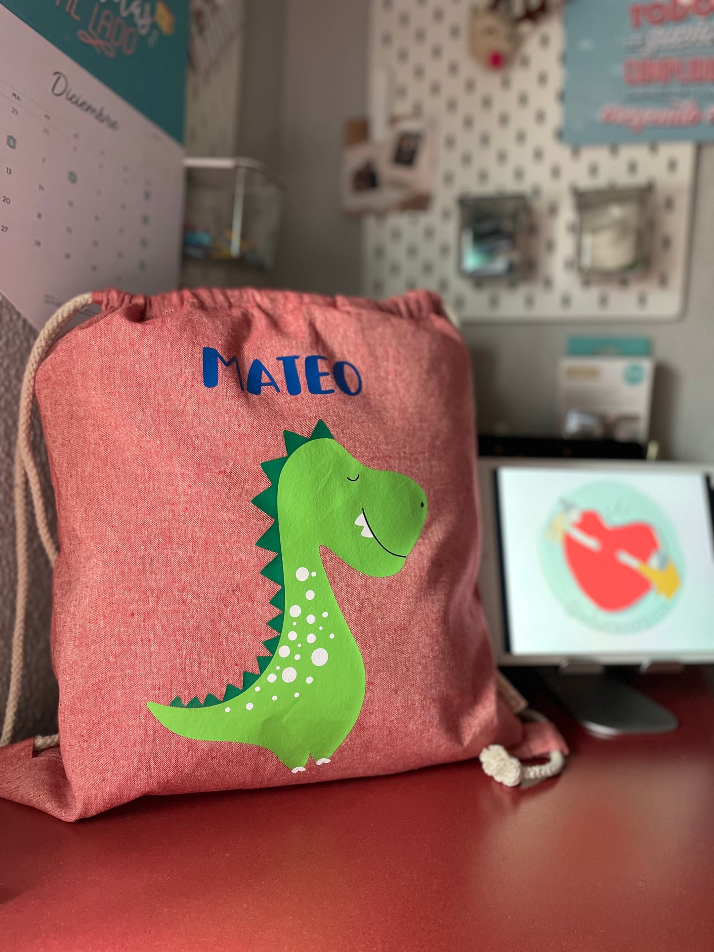 MOCHILA “DINOSAURIO + NOMBRE”